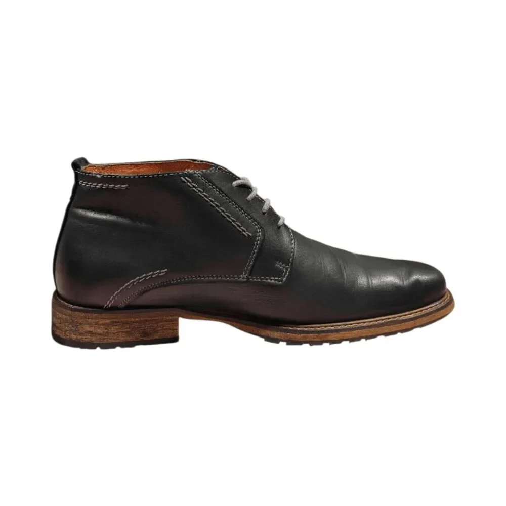 TRAVELIN Lace-Up Leather Chukka Boot Size 42